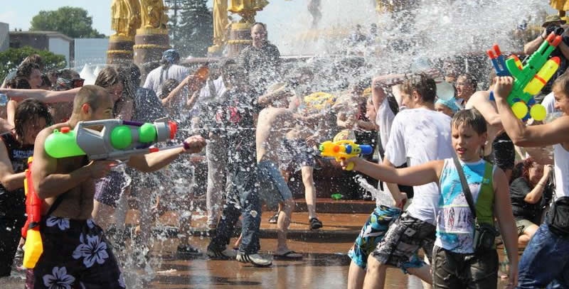 Super Soaker fight